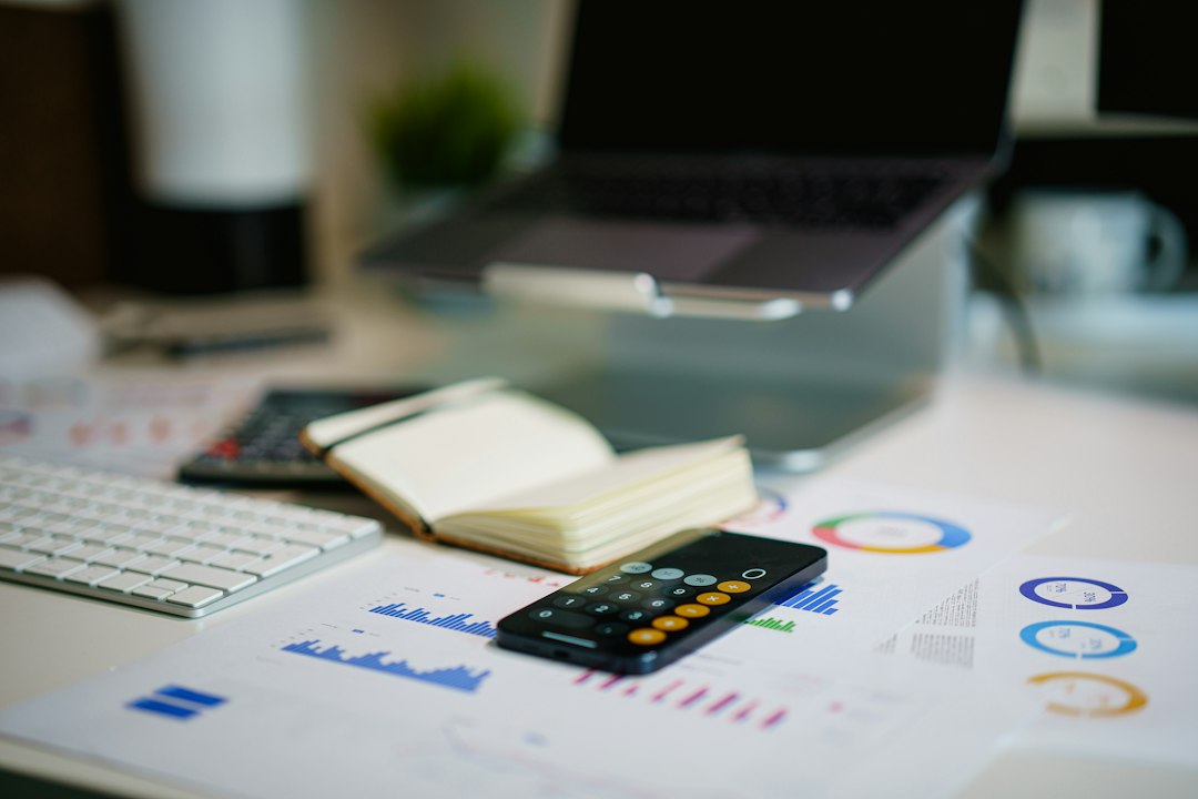 How to budget your paycheck using financial planning materials